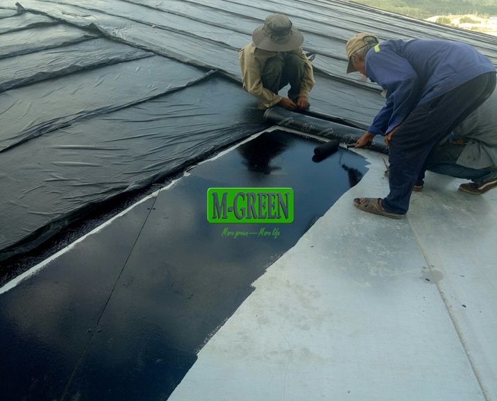 Giai đoạn chuẩn bị lắp đặt ngói dán bitum phủ đá