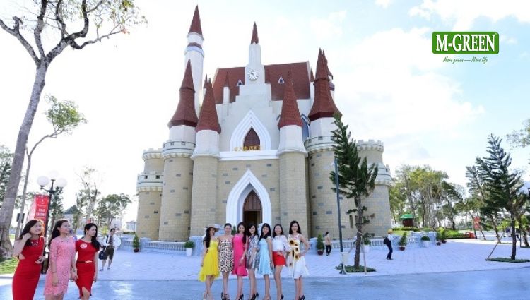 thi công ngói dán bitum